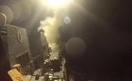 Reuters: ABŞ Hörmüz boğazı yaxınlığında İranın bir neçə dronunu vurub