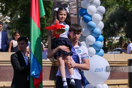 Azərbaycan məktəblərində Son zəng həyəcanı - FOTOREPORTAJ