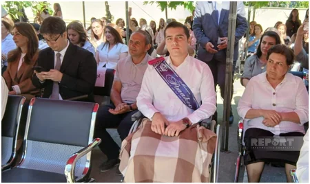 Emin Əmrullayev Gəncədə Son zəng mərasimində iştirak edib