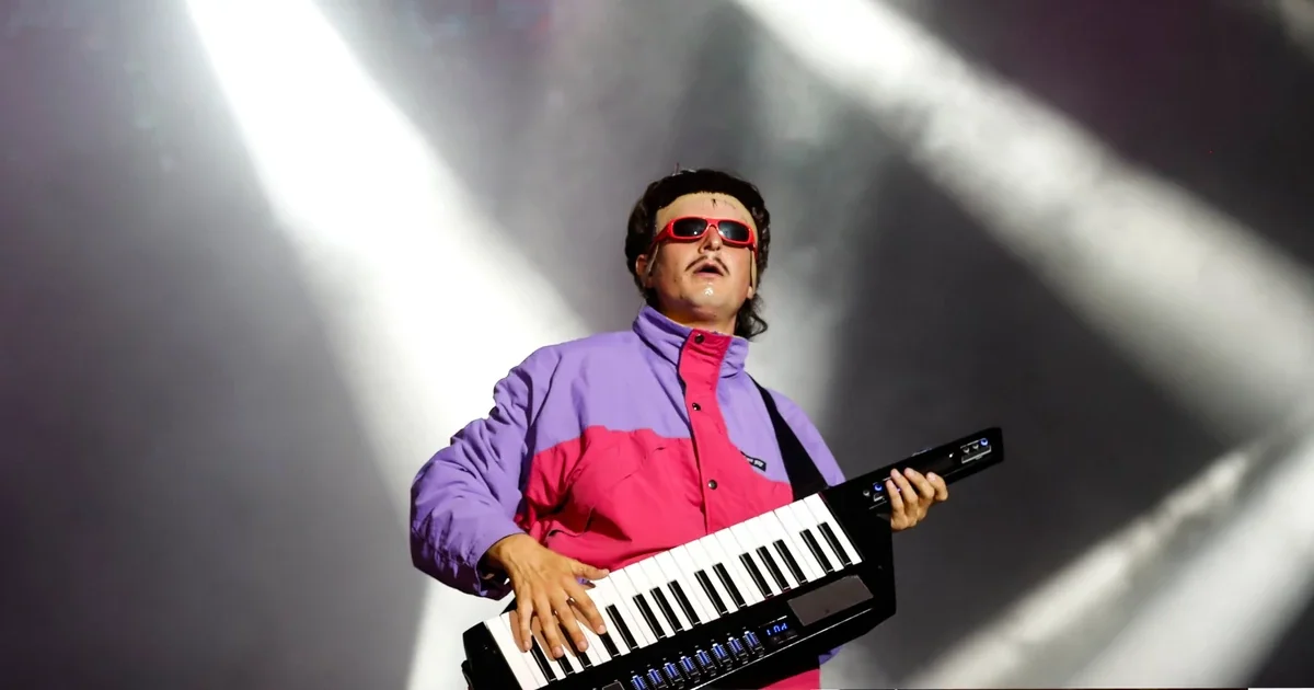 Braziliyada helikopterlərin toqquşması nəticəsində bir musiqiçi və bloqçu həlak olub