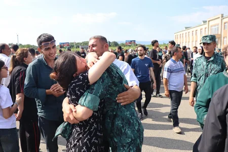 DSX: Gənc əsgərlərin andiçmə mərasimi keçirilib