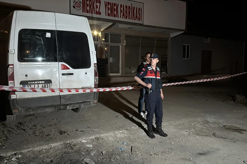 Kastamonuda qida fabrikinə silahlı hücum olub, ölən var