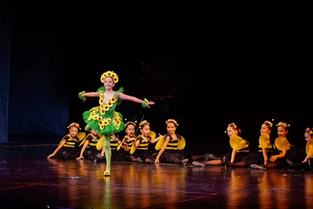 Milli Dram Teatrında Xəyaldan səhnəyə konserti baş tutub