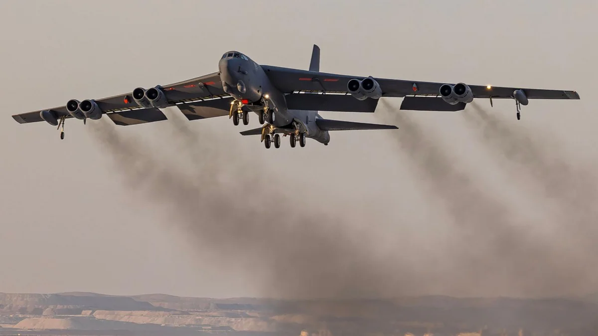 ABŞ-də B-52 bombardmançı təyyarəsi qəzaya uğrayıb