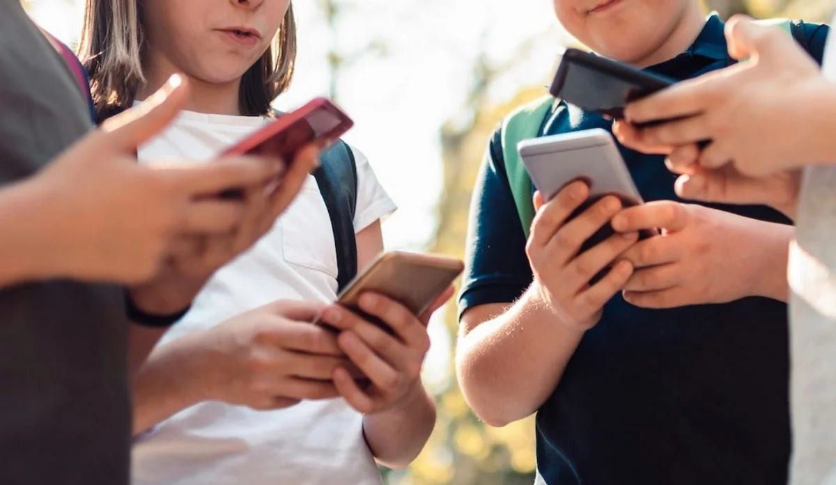 UK to ban social media for those under 16