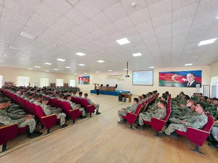 Azərbaycan Ordusunda Milli Qurtuluş Günü münasibətilə silsilə tədbirlər keçirilib