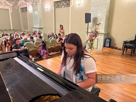 Azərbaycanın gənc ifaçıları Tbilisidə konsert proqramı ilə çıxış ediblər