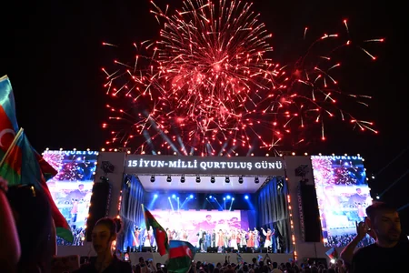 Bakıda Milli Qurtuluş Gününə həsr olunan konsert atəşfəşanlıqla yekunlaşıb