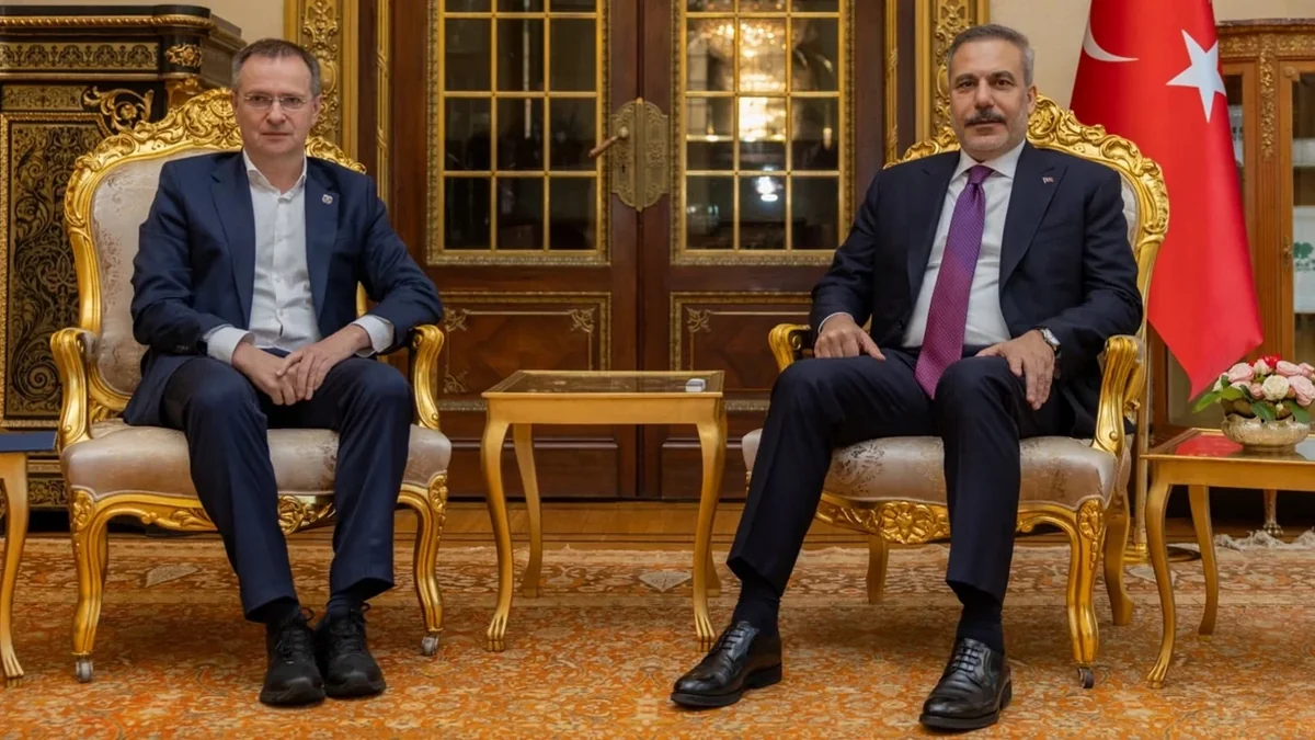 Turkish FM discusses bilateral, regional issues in Moscow