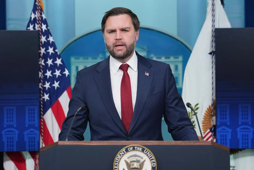 Вэнс: Судоходство в Ормузе будет бесплатным на время переговоров США и Ирана