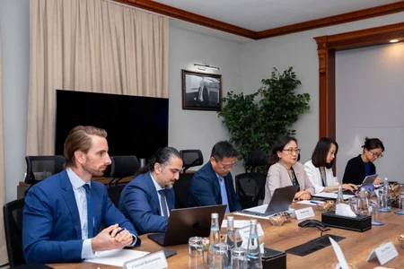 ADY AİİB ilə nəqliyyat infrastrukturunun inkişafını müzakirə edib