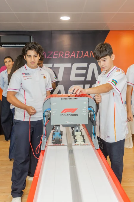 Azərbaycan Formula 1in dəstəklədiyi qlobal STEM Racing proqramına qoşulub