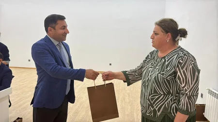 Şükürbəyliyə yola salınan köç karvanı kəndə çatıb, açarlar təqdim olunub - YENİLƏNİB-2