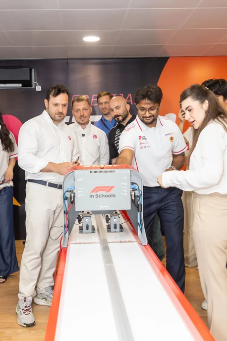 Azərbaycan Formula 1in dəstəklədiyi qlobal STEM Racing proqramına qoşulub