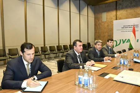 Azerbaijan, Tajikistan mull priority areas of economic cooperation