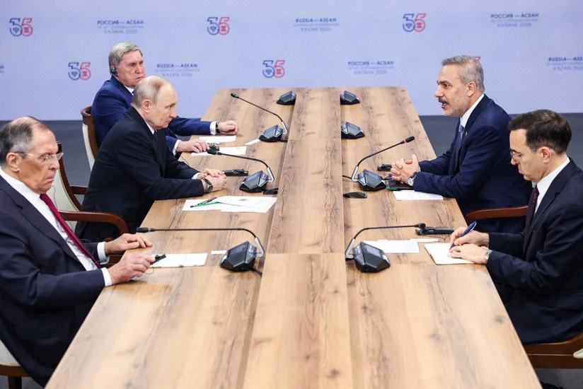Putin Türkiyənin xarici işlər naziri Fidanla görüşüb