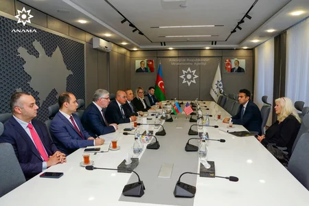 Vüqar Süleymanov ABŞ konqresmeni ilə humanitar minatəmizləmə əməkdaşlığını müzakirə edib