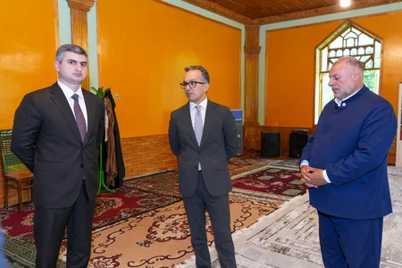 Ramin Məmmədov Lerik şəhər Cümə məscidini ziyarət edib