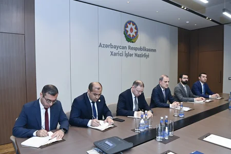 Azərbaycan və Qəmər Adaları İttifaqı arasında əməkdaşlıq perspektivləri müzakirə olunub
