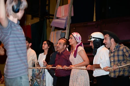 Bizim Maqsud müəllim tamaşası nümayiş etdirilib
