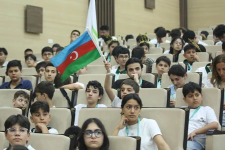 Bakı Ali Neft Məktəbində Beynəlxalq Robot Olimpiadasının açılış mərasimi keçirilib