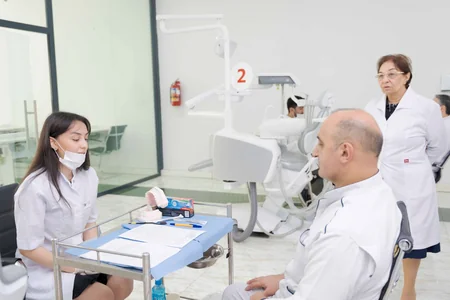 Rektor Gəray Gəraybəyli 2025–2026-cı tədris ilinin yay imtahan sessiyasının gedişi ilə tanış olub