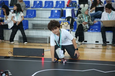 Bakı Ali Neft Məktəbində Beynəlxalq Robot Olimpiadasının açılış mərasimi keçirilib