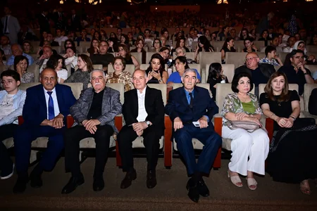 Bizim Maqsud müəllim tamaşası nümayiş etdirilib