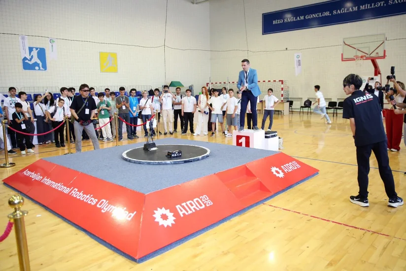Bakı Ali Neft Məktəbində Beynəlxalq Robot Olimpiadasının açılış mərasimi keçirilib