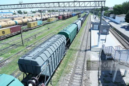 Azerbaijan continues fuel exports, transit shipments to Armenia