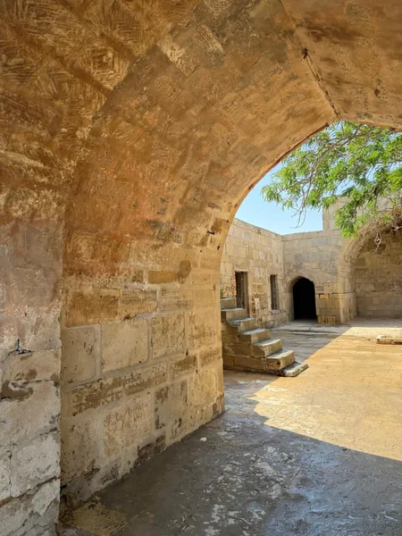 Qaradağda tarixi karvansaraya qanunsuz müdaxilənin qarşısı alınıb, araşdırma aparılır