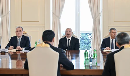 İlham Əliyevin Türkmənistan Prezidenti ilə geniş tərkibdə görüşü olub