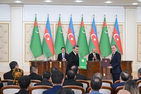 Azərbaycan-Türkmənistan sənədləri mübadilə olunub