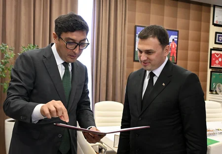 Fərid Qayıbov ilə Allaberdi Saparov işçi qrupunun Bakı səfərini müzakirə ediblər