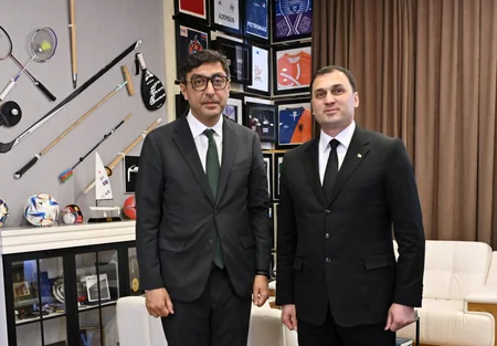 Fərid Qayıbov ilə Allaberdi Saparov işçi qrupunun Bakı səfərini müzakirə ediblər