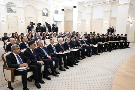 Azərbaycan və Türkmənistan prezidentləri mətbuata bəyanatlarla çıxış ediblər