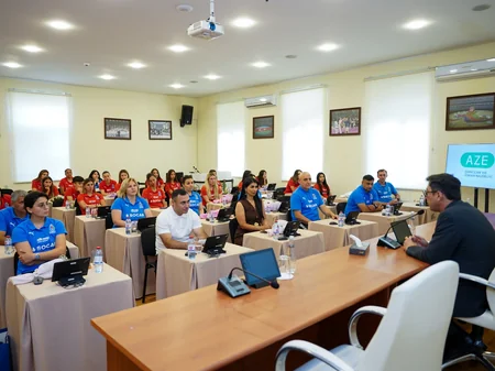 Fərid Qayıbov qadınlardan ibarət futbol millisinin çıxışını yüksək qiymətləndirib