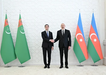 Sərdar Berdiməhəmmədovun Bakıda rəsmi qarşılanma mərasimi olub