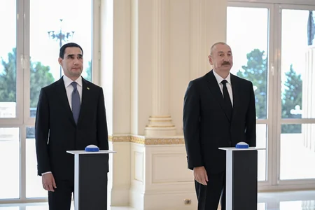 Azərbaycan Türkmənistana tanker hədiyyə edib