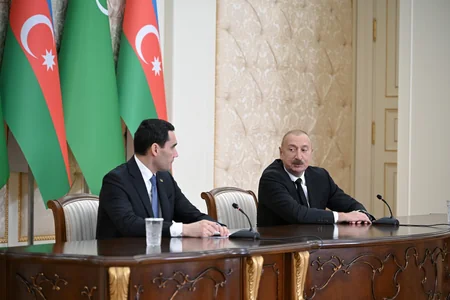 Azərbaycan və Türkmənistan prezidentləri mətbuata bəyanatlarla çıxış ediblər