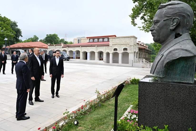 Presidents Ilham Aliyev and Serdar Berdimuhamedov view bullet-riddled busts of Azerbaijan's prominent figures in Shusha