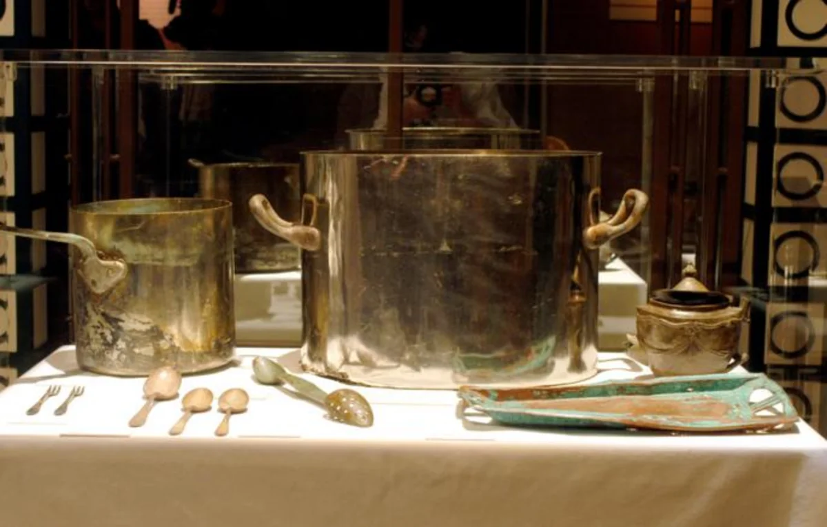 US authorities seek to block auction of Titanic artifacts