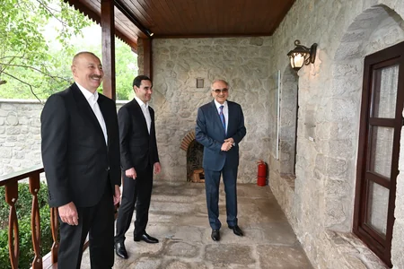 İlham Əliyev və Türkmənistan Prezidenti Şuşada Bülbülün ev-muzeyində olublar