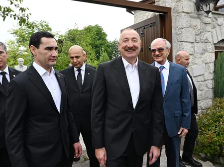 İlham Əliyev və Türkmənistan Prezidenti Şuşada Bülbülün ev-muzeyində olublar