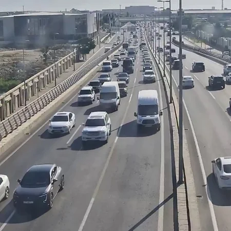 Bakıda 6 istiqamətdə tıxac müşahidə olunur