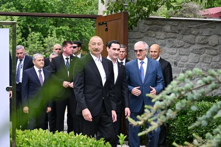 İlham Əliyev və Türkmənistan Prezidenti Şuşada Bülbülün ev-muzeyində olublar