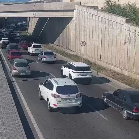 Bakıda 6 istiqamətdə tıxac müşahidə olunur