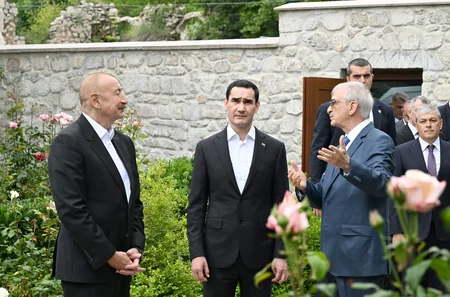 İlham Əliyev və Türkmənistan Prezidenti Şuşada Bülbülün ev-muzeyində olublar
