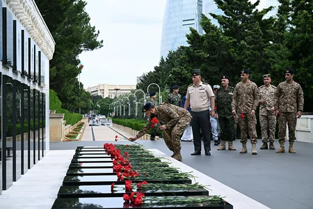 Azerbaijan, Pakistan discuss development of military ties