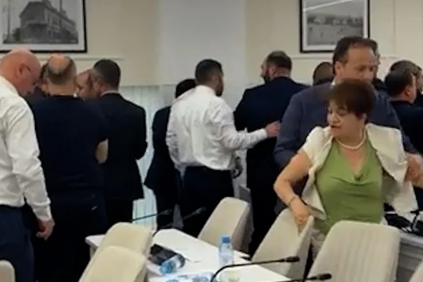 İrəvanda Ağsaqqallar Şurasının iclası zamanı kütləvi dava baş verib